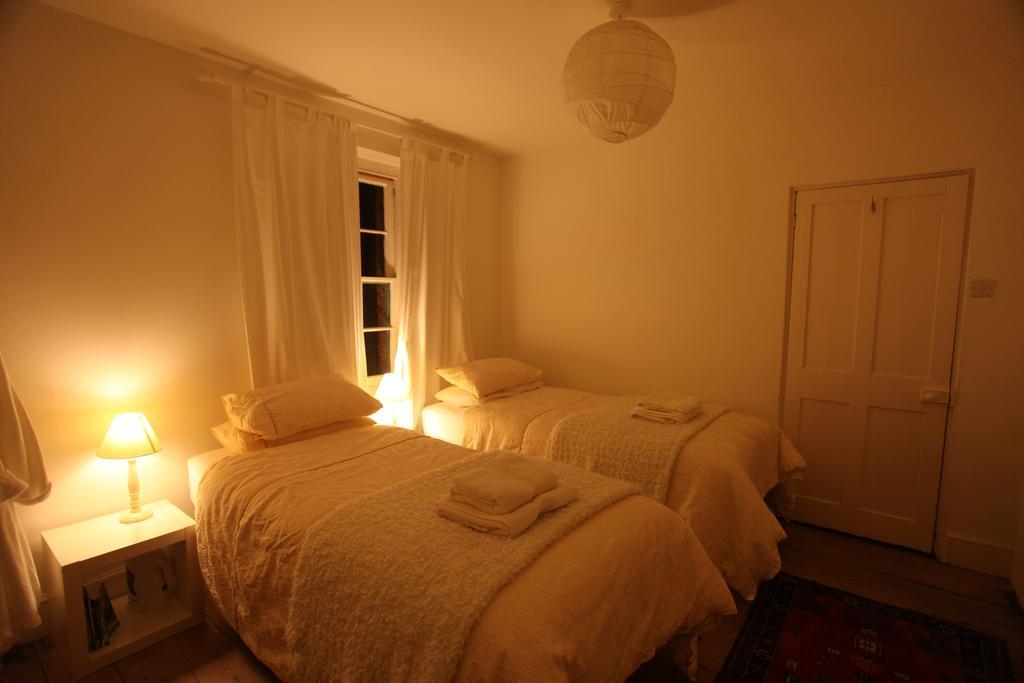 Bed and Breakfast Moon In The Apple Tree Glastonbury Camera foto